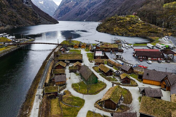 Winter Tour Viking Village, Nærøyfjord Cruise and Flåm Railway - The Flåm Railway climbs from sea level to Myrdal